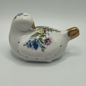 Vintage Elizabeth Arden Chelsea Gardens Porcelain Potpourri Bird Pomander